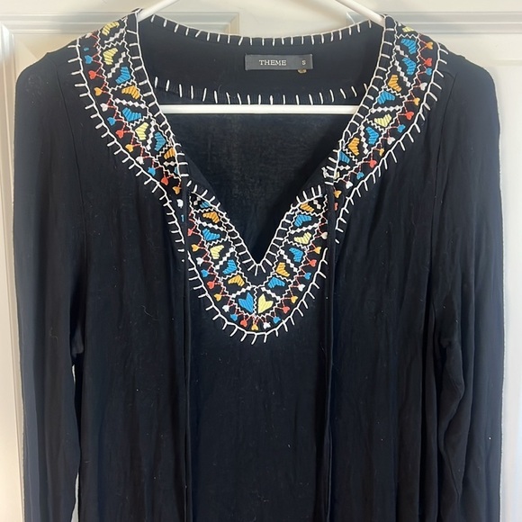 Theme Size Small Black Long Sleeve Dress with Embroidered Detail - Picture 2 of 10